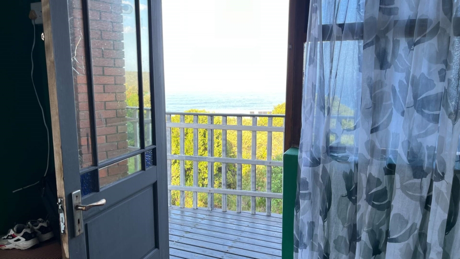6 Bedroom Property for Sale in Herolds Bay Western Cape